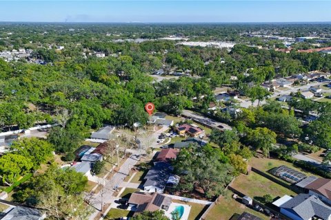 House in Brandon, Florida 4 bedrooms, 161.19 sq.m. № 1598581 - photo 2