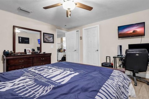 House in Brandon, Florida 4 bedrooms, 161.19 sq.m. № 1598581 - photo 17