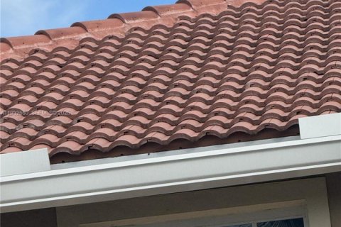 Townhouse in Miami Gardens, Florida 3 bedrooms, 159.42 sq.m. № 1991725 - photo 17