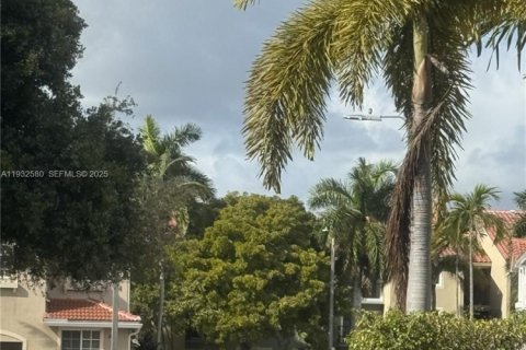 Townhouse in Miami Gardens, Florida 3 bedrooms, 159.42 sq.m. № 1991725 - photo 22