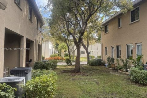 Townhouse in Miami Gardens, Florida 3 bedrooms, 159.42 sq.m. № 1991725 - photo 19