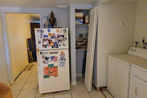Villa ou maison à vendre à Lauderhill, Floride: 2 chambres, 195.09 m2 № 1971407 - photo 10