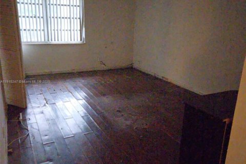 Villa ou maison à vendre à Lauderhill, Floride: 2 chambres, 195.09 m2 № 1971407 - photo 4