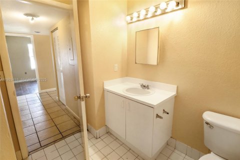 Купить виллу или дом в Помпано-Бич, Флорида 4 спальни, 119.38м2, № 1991445 - фото 16