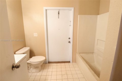 Купить виллу или дом в Помпано-Бич, Флорида 4 спальни, 119.38м2, № 1991445 - фото 15