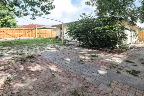 Купить виллу или дом в Помпано-Бич, Флорида 4 спальни, 119.38м2, № 1991445 - фото 20