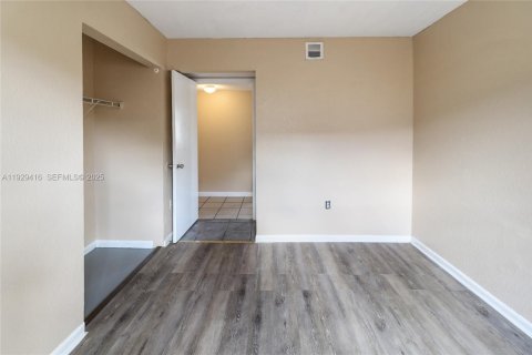 Купить виллу или дом в Помпано-Бич, Флорида 4 спальни, 119.38м2, № 1991445 - фото 13