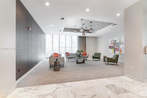 Купить кондоминиум в Серфсайд, Флорида 2 спальни, 119.38м2, № 2015260 - фото 12