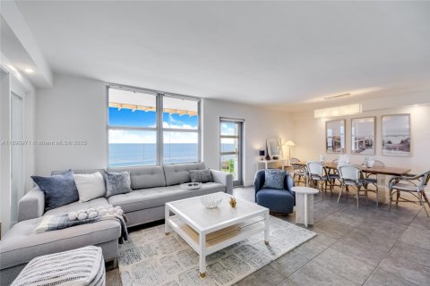 Купить кондоминиум в Серфсайд, Флорида 2 спальни, 119.38м2, № 2015260 - фото 2