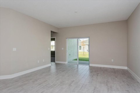 House in DeLand, Florida 4 bedrooms, 196.02 sq.m. № 1721303 - photo 8
