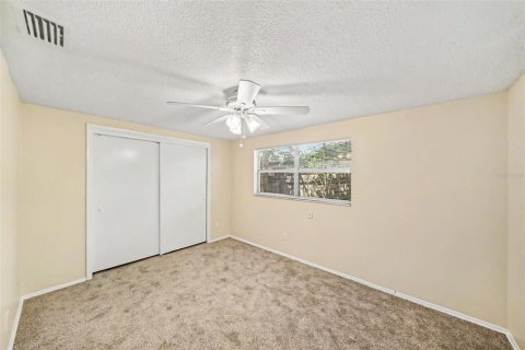 House in Pinellas Park, Florida 4 bedrooms, 116.59 sq.m. № 2224513 - photo 12