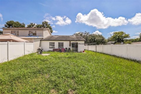 Duplex in Orlando, Florida 3 bedrooms, 115.94 sq.m. № 1912787 - photo 4