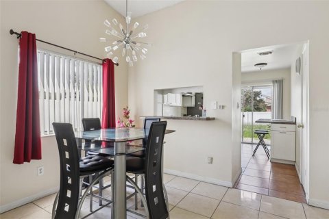 Duplex in Orlando, Florida 3 bedrooms, 115.94 sq.m. № 1912787 - photo 14