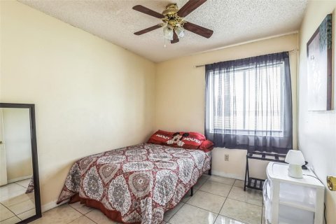 Duplex in Orlando, Florida 3 bedrooms, 115.94 sq.m. № 1912787 - photo 23