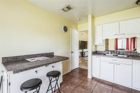 Duplex in Orlando, Florida 3 bedrooms, 115.94 sq.m. № 1912787 - photo 17