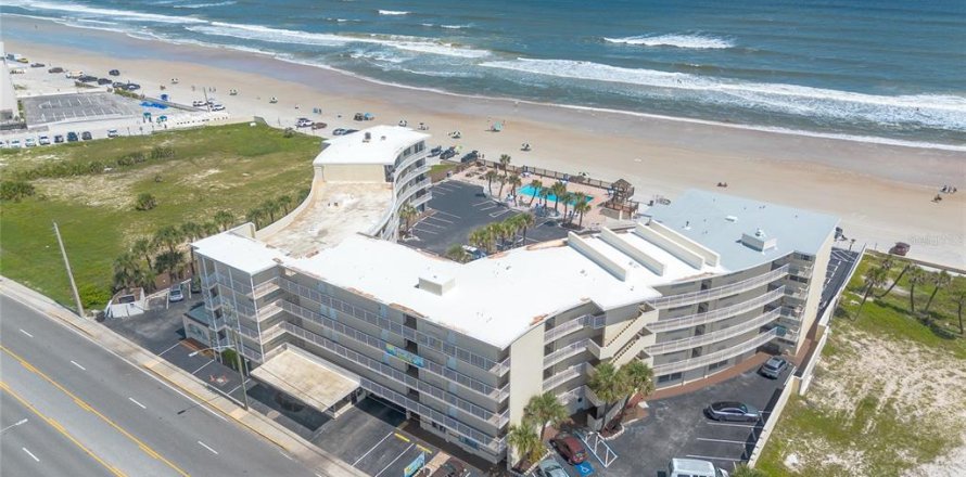 Condominio en Daytona Beach, Florida, 2 habitaciones № 1735570