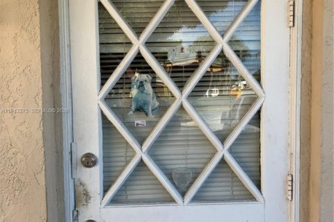 Commercial property in Dania Beach, Florida № 2059747 - photo 7