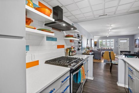 Copropriété à vendre à Gulfport, Floride: 2 chambres, 104.05 m2 № 1575023 - photo 13