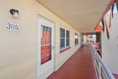 Copropriété à vendre à Gulfport, Floride: 2 chambres, 104.05 m2 № 1575023 - photo 2