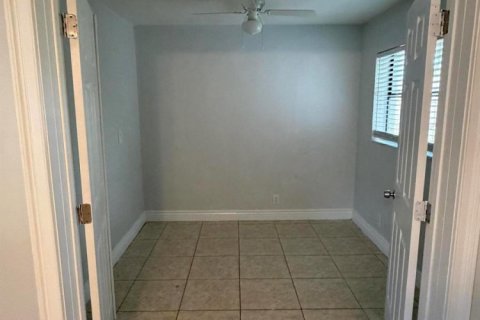 House in Margate, Florida 3 bedrooms, 126.35 sq.m. № 2245033 - photo 6