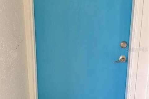 Condo in Daytona Beach, Florida, 1 bedroom  № 2214197 - photo 2