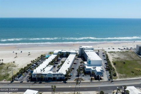 Condo in Daytona Beach, Florida, 1 bedroom  № 2214197 - photo 26