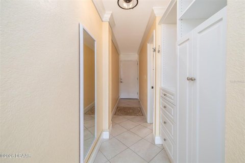 Condo in Daytona Beach, Florida, 1 bedroom  № 2214197 - photo 4