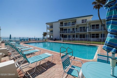 Condo in Daytona Beach, Florida, 1 bedroom  № 2214197 - photo 21