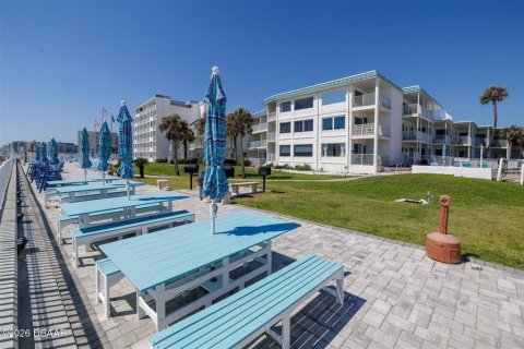 Condo in Daytona Beach, Florida, 1 bedroom  № 2214197 - photo 22