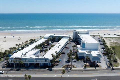 Condo in Daytona Beach, Florida, 1 bedroom  № 2214197 - photo 27