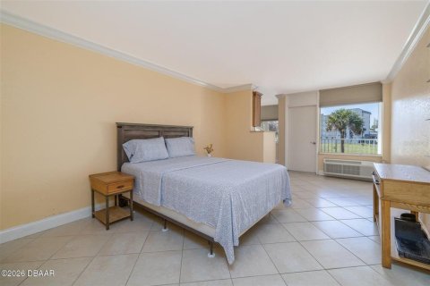 Condo in Daytona Beach, Florida, 1 bedroom  № 2214197 - photo 5