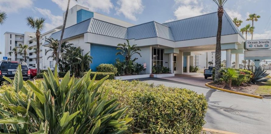 Condo in Daytona Beach, Florida, 1 bedroom  № 2214197