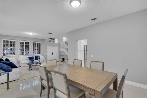 Villa ou maison à vendre à Weston, Floride: 5 chambres, 265.7 m2 № 1998612 - photo 8