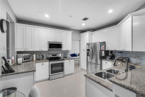 Villa ou maison à vendre à Weston, Floride: 5 chambres, 265.7 m2 № 1998612 - photo 15