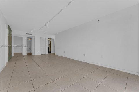 Copropriété à vendre à Miami Beach, Floride: 2 chambres, 110.09 m2 № 1966835 - photo 10