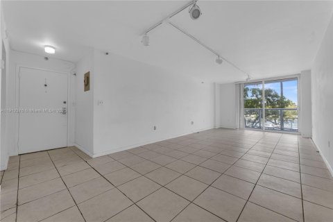 Copropriété à vendre à Miami Beach, Floride: 2 chambres, 110.09 m2 № 1966835 - photo 9