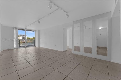 Copropriété à vendre à Miami Beach, Floride: 2 chambres, 110.09 m2 № 1966835 - photo 18