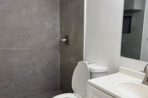 Condo in Sunny Isles Beach, Florida, 2 bedrooms  № 1893557 - photo 16