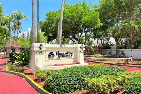 Condo in Sunny Isles Beach, Florida, 2 bedrooms  № 1893557 - photo 18
