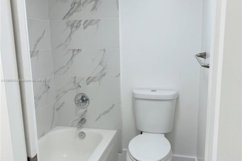 Condo in Sunny Isles Beach, Florida, 2 bedrooms  № 1893557 - photo 13
