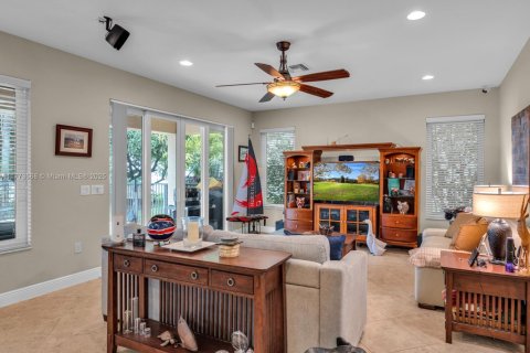 House in Miramar, Florida 4 bedrooms, 274.34 sq.m. № 1611751 - photo 18