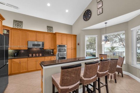 House in Miramar, Florida 4 bedrooms, 274.34 sq.m. № 1611751 - photo 13