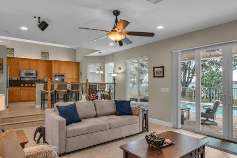 House in Miramar, Florida 4 bedrooms, 274.34 sq.m. № 1611751 - photo 19