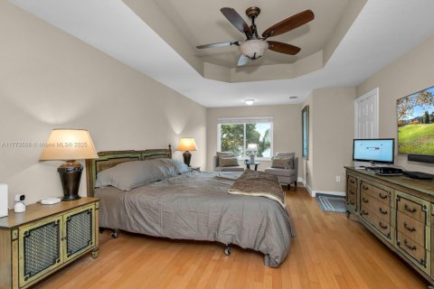 House in Miramar, Florida 4 bedrooms, 274.34 sq.m. № 1611751 - photo 22