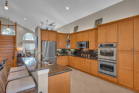 House in Miramar, Florida 4 bedrooms, 274.34 sq.m. № 1611751 - photo 14