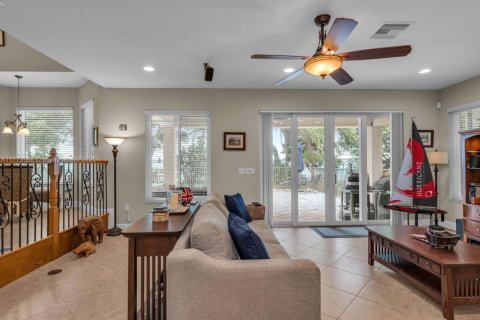 House in Miramar, Florida 4 bedrooms, 274.34 sq.m. № 1611751 - photo 20