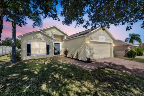 House in Haines City, Florida 3 bedrooms, 134.06 sq.m. № 2208716 - photo 2