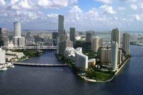 Condo in Miami, Florida, 1 bedroom  № 1728990 - photo 23