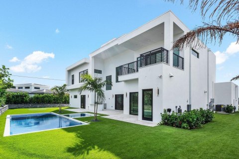 House in Juno Beach, Florida 6 bedrooms, 437.38 sq.m. № 2175561 - photo 9
