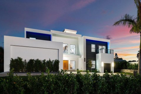 House in Juno Beach, Florida 6 bedrooms, 437.38 sq.m. № 2175561 - photo 10